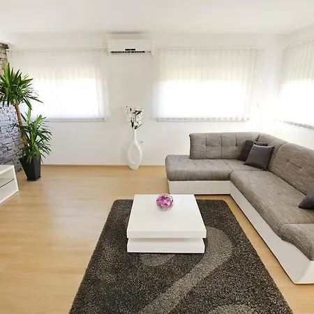 Apartamento Plovany *